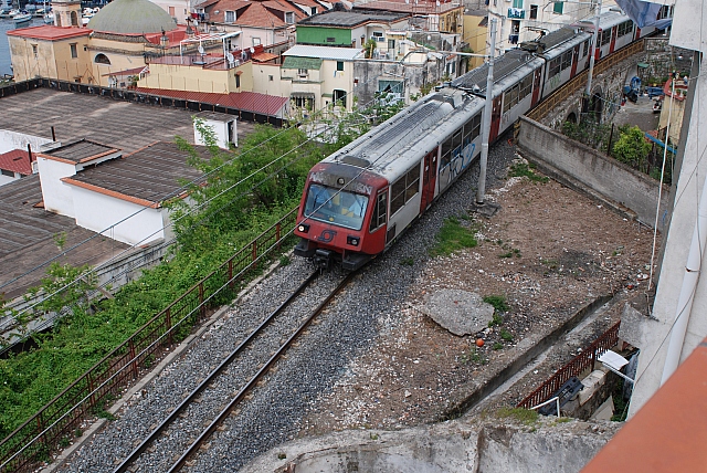 NAPOLI E LA PROVINCIA NON POSSONO ESSERE IMMOBILI