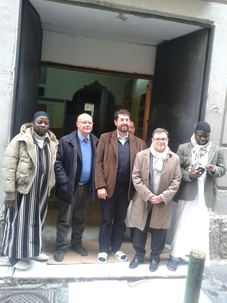 Console francese a Napoli Christian Thimonier ha visitato i locali adibiti all'esercizio del culto islamico nei pressi della storica Piazza Mercato
